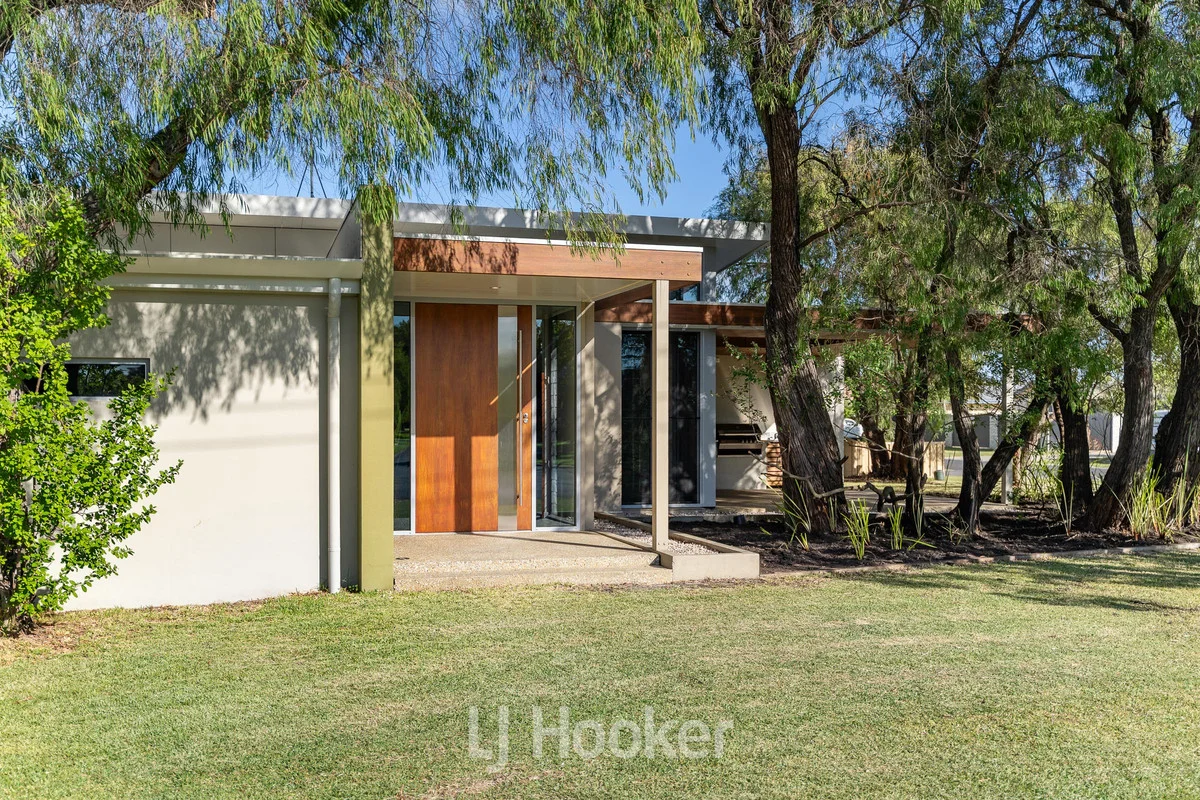 Primary image of 39 Davies Way, Broadwater WA 6280