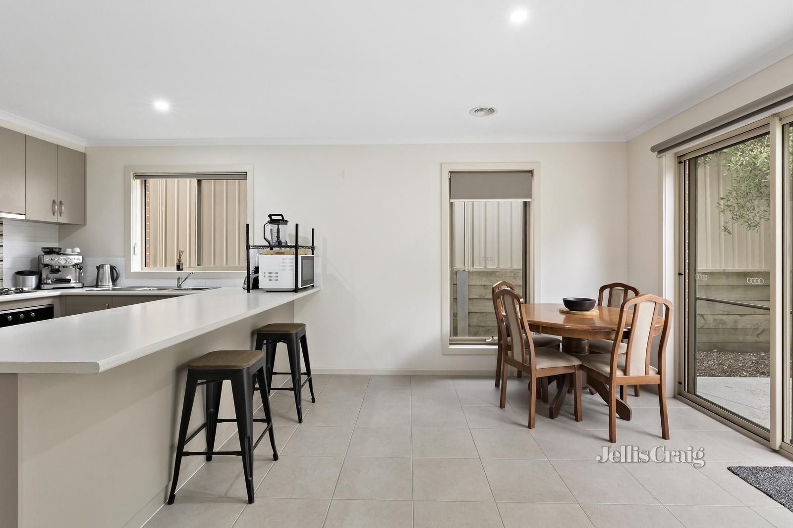 9/406 Bradshaw Street, Golden Point VIC 3350, Image 2