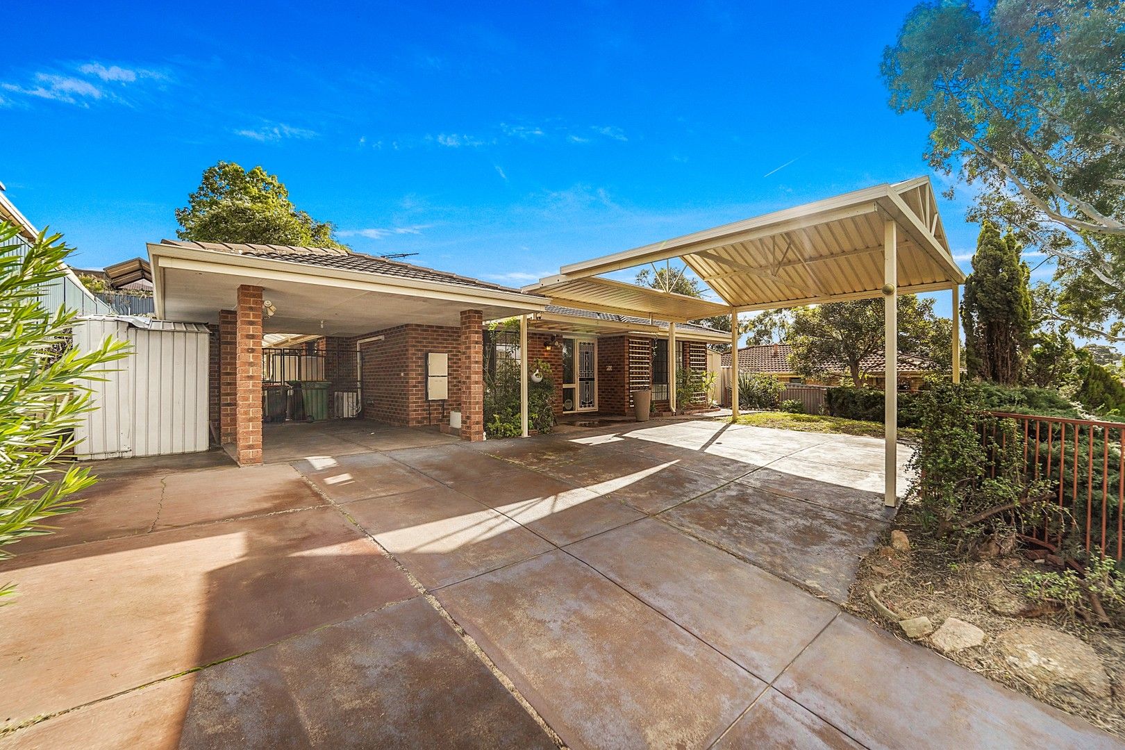 4 bedrooms House in 5 Rapania Rise YANGEBUP WA, 6164