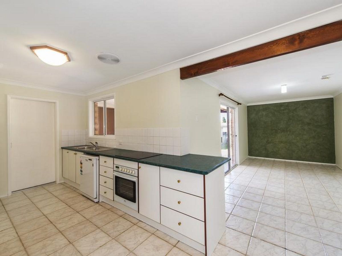 12 Yellow Place, Claremont Meadows NSW 2747, Image 2