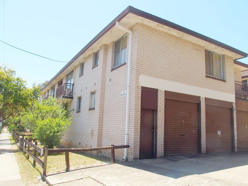 1 bedrooms Apartment / Unit / Flat in 3/32 Paton St MERRYLANDS WEST NSW, 2160