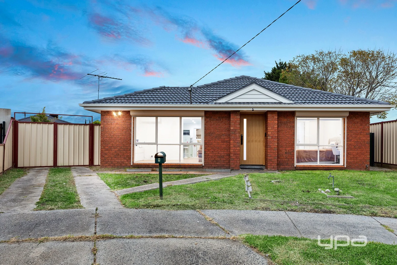 Primary image of 9 Maroondah Court, St Albans VIC 3021