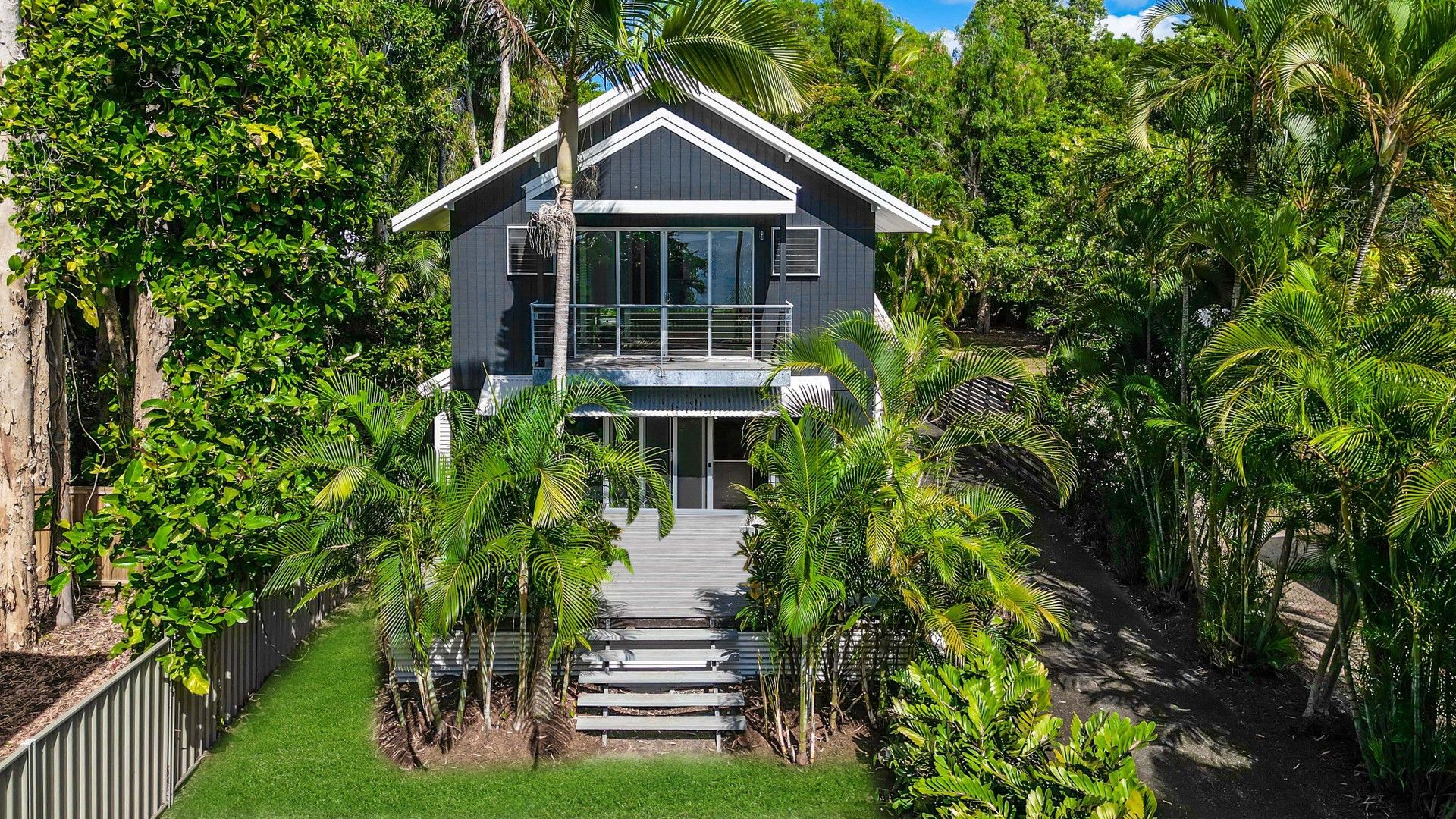 35 Arlington Esplanade, Clifton Beach QLD 4879, Image 1