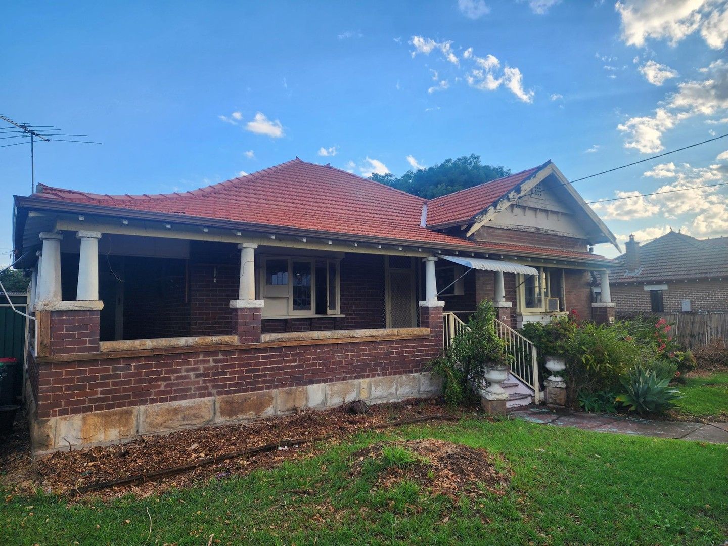 4 bedrooms House in 10 Albion Street MERRYLANDS NSW, 2160
