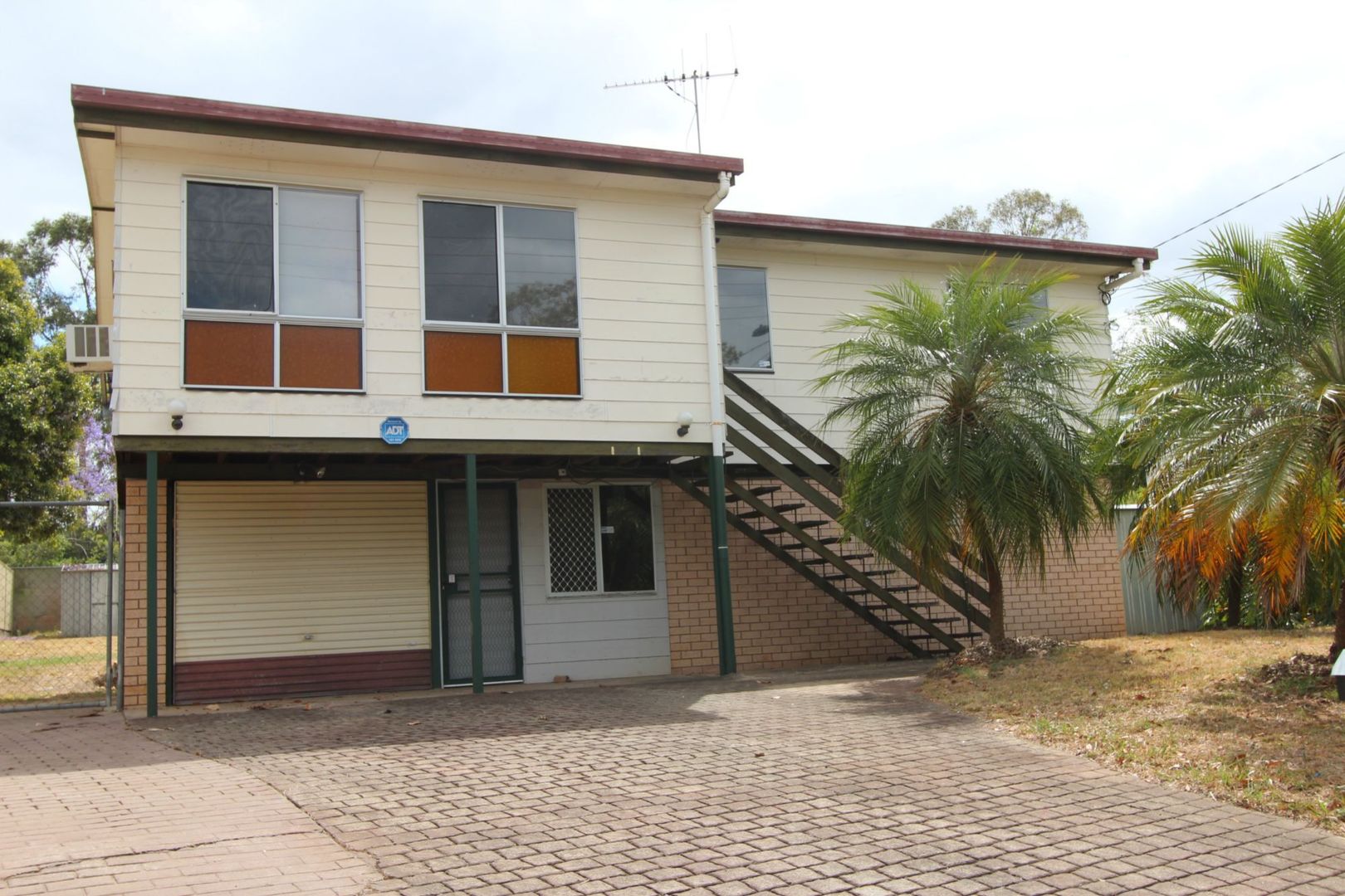 118 Jacaranda Avenue, Logan Central Property History & Address