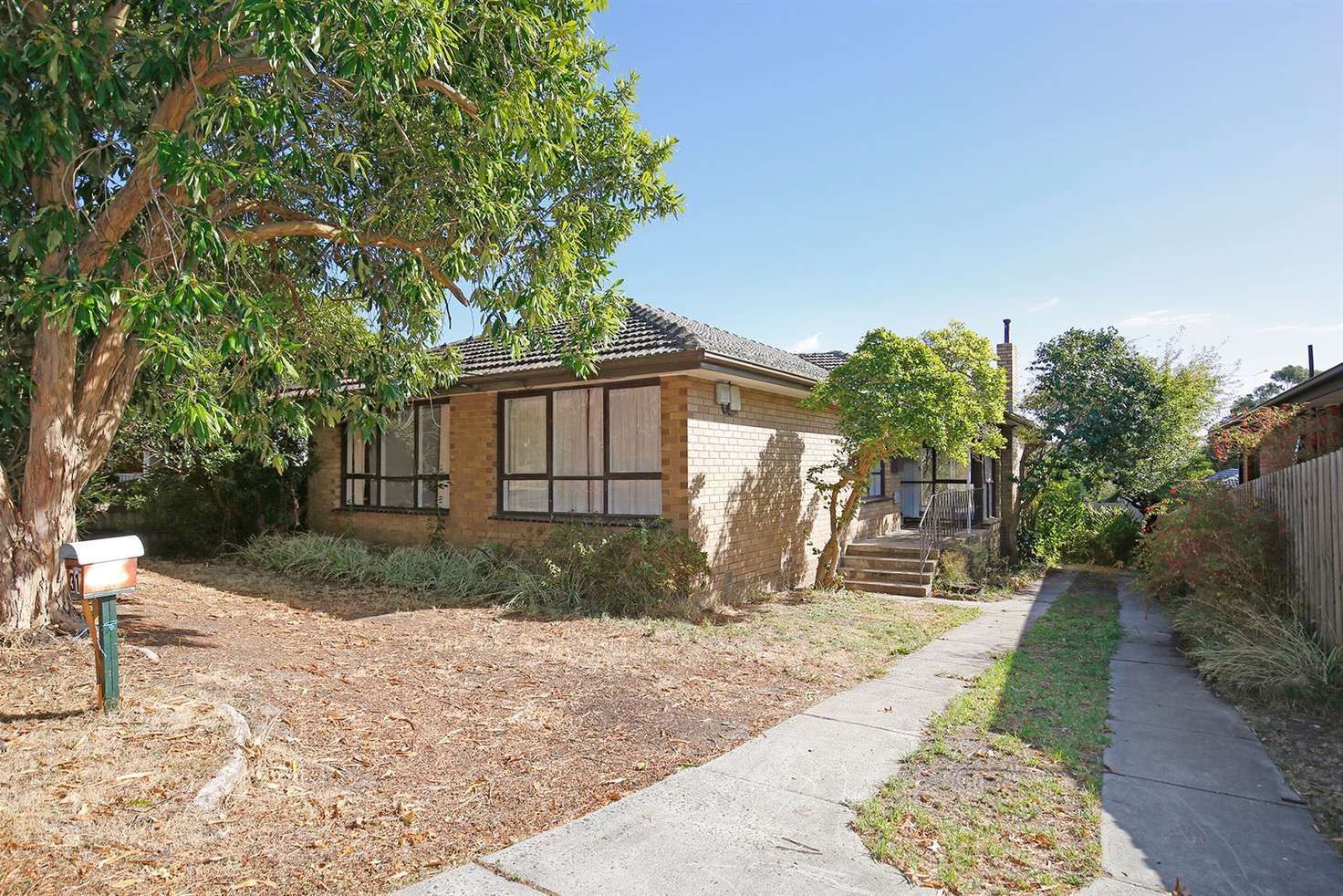 31 Lorraine Drive, Burwood East VIC 3151 House For Rent 570 Domain