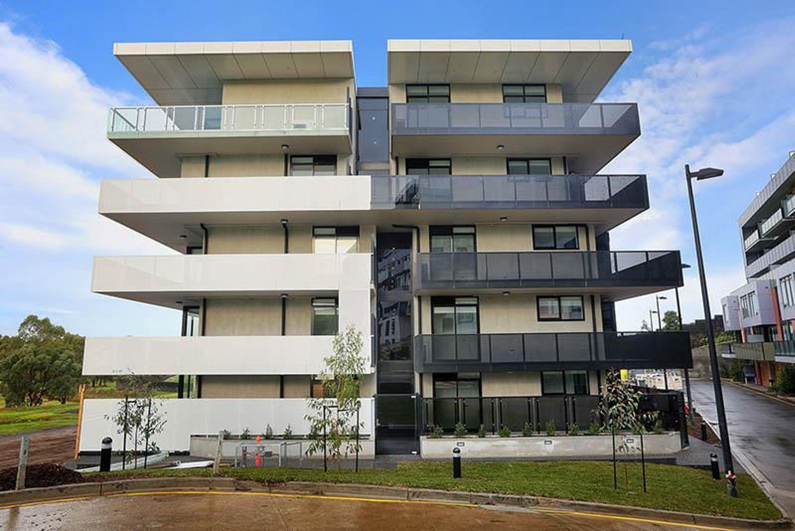 2 bedrooms Apartment / Unit / Flat in 6/54 La Scala Avenue MARIBYRNONG VIC, 3032