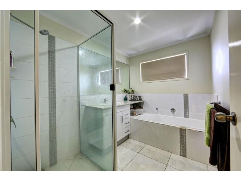 2/104 Burnett Street, Bundaberg South QLD 4670, Image 2