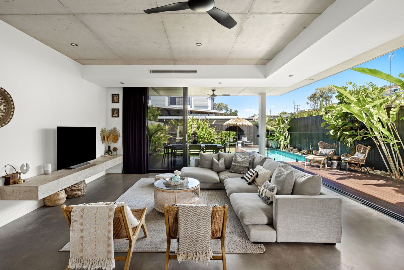 3 bedrooms Duplex in 6 Dewar Street COOLUM BEACH QLD, 4573