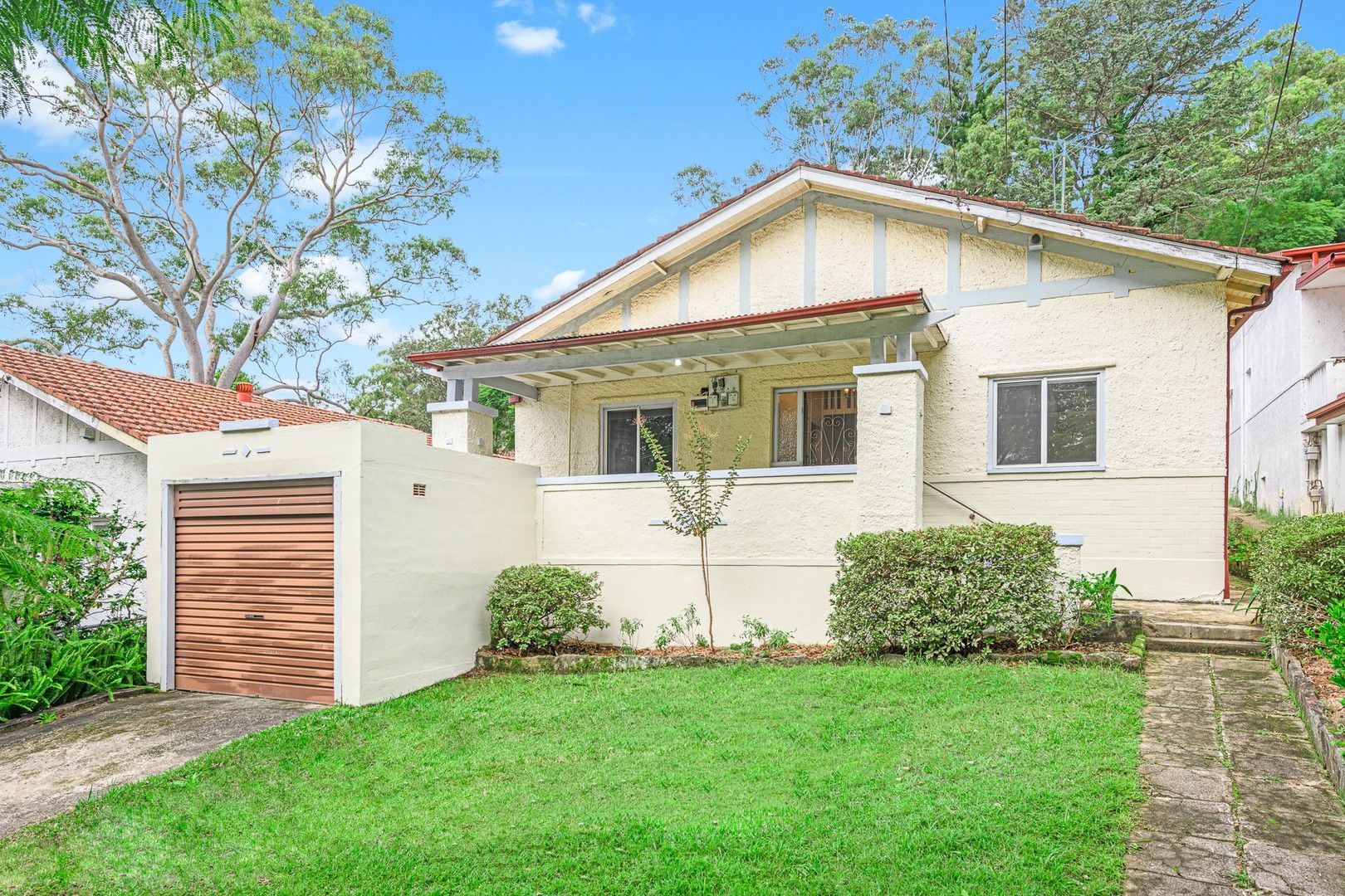 4 bedrooms Apartment / Unit / Flat in 15 The Crescent CHATSWOOD NSW, 2067