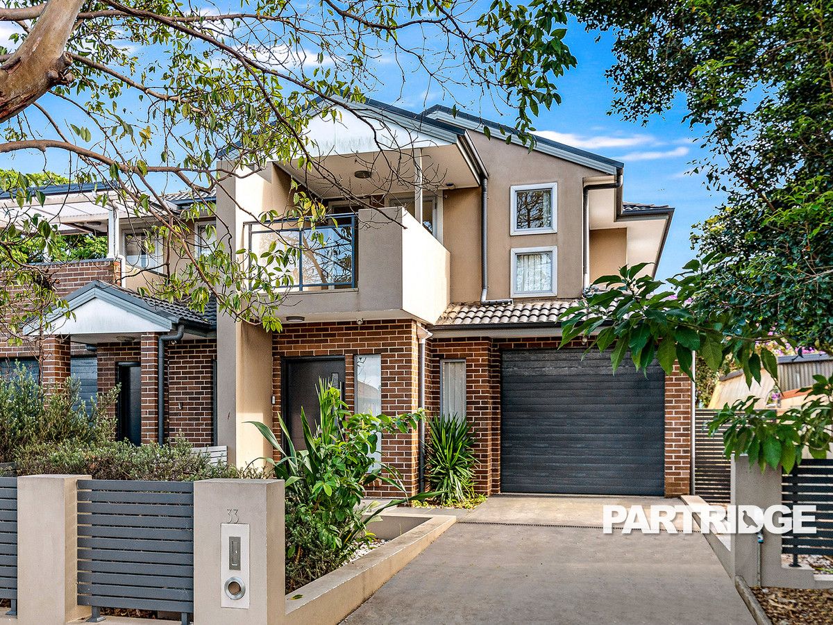 4 bedrooms Duplex in 33 Beamish Road NORTHMEAD NSW, 2152