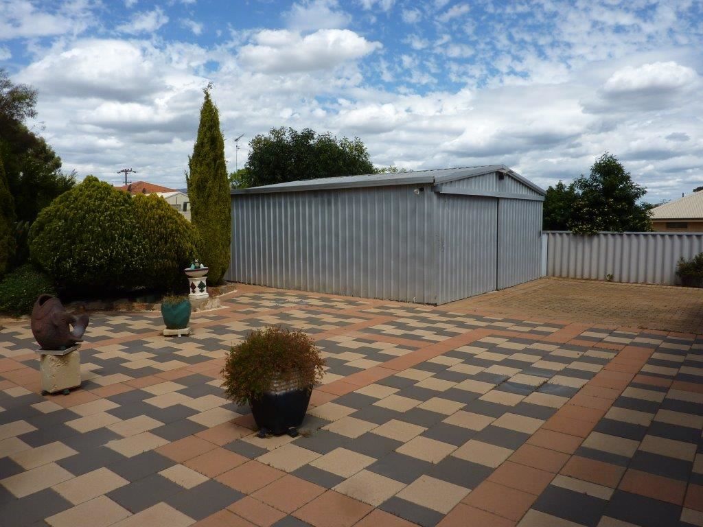 13 Kirkwood Street, Corrigin WA 6375, Image 2