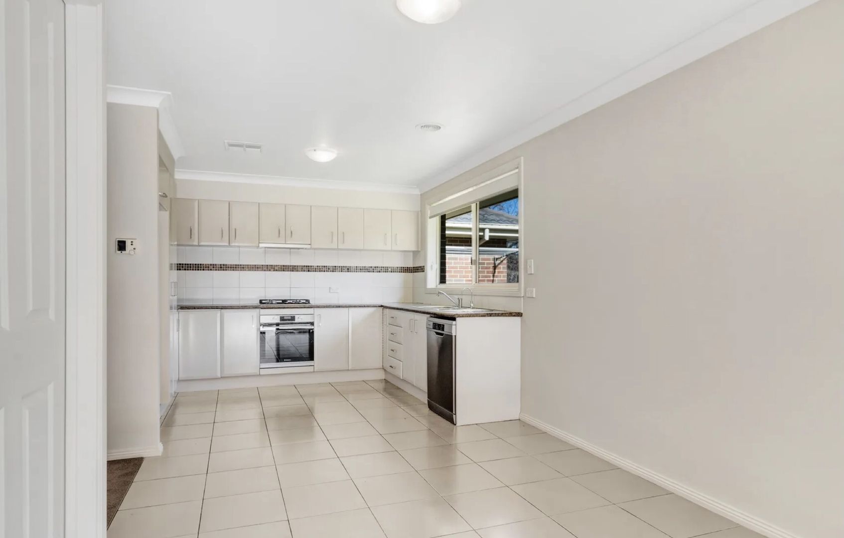 4/125 Hawdon Court, Howlong NSW 2643, Image 2