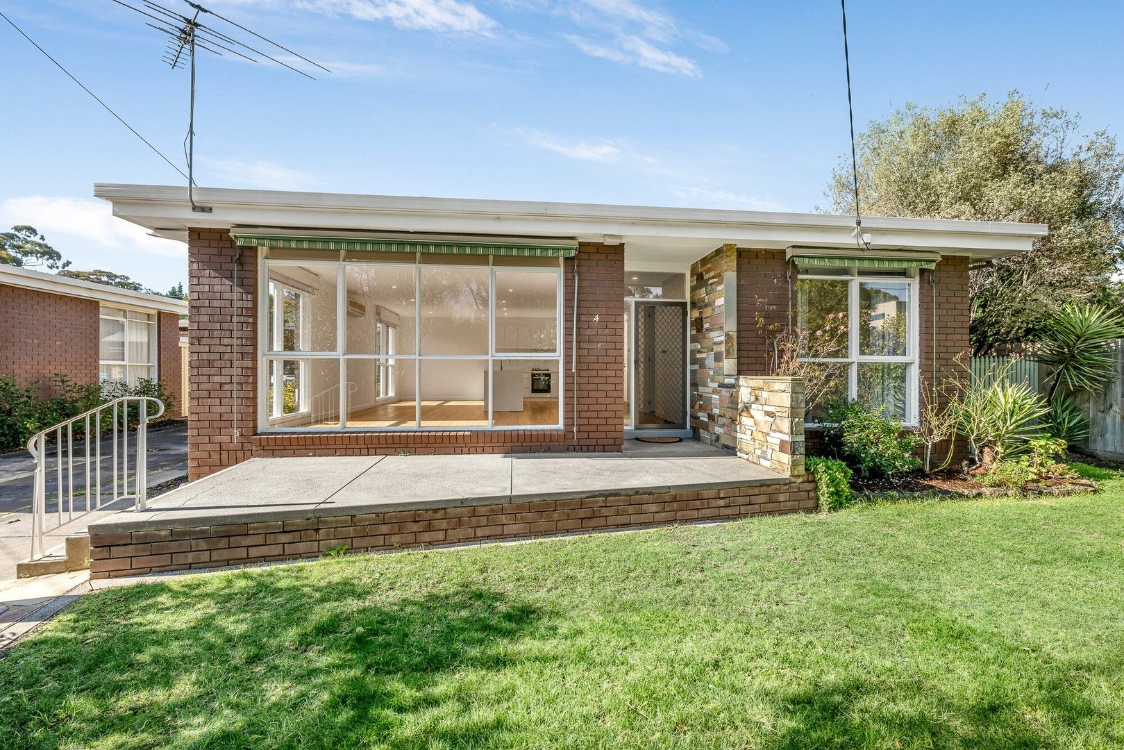 2 bedrooms Apartment / Unit / Flat in 4/2 Haldane Street BEAUMARIS VIC, 3193