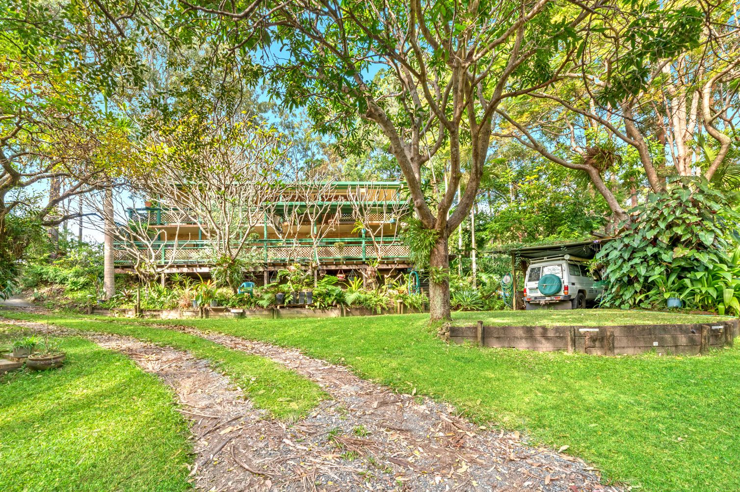 127 Simpsons Road, Elanora QLD 4221 Domain