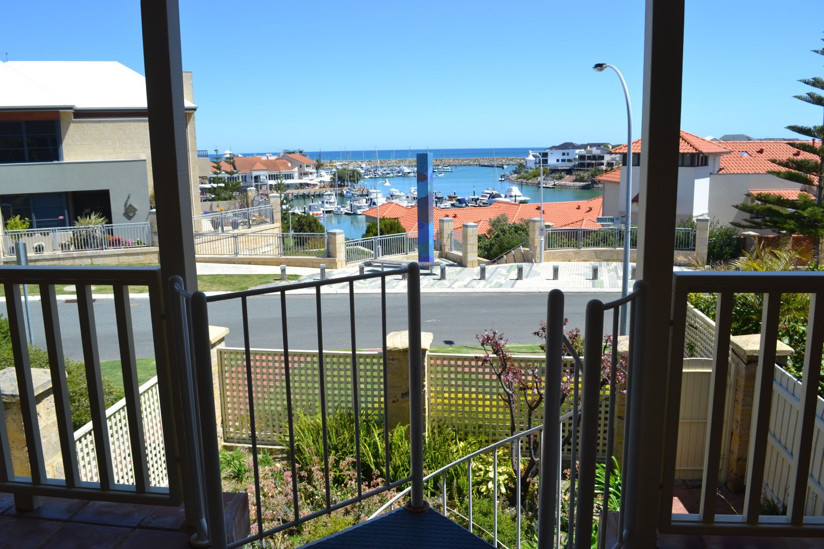 4/8 Toulon Circle, Mindarie WA 6030, Image 2