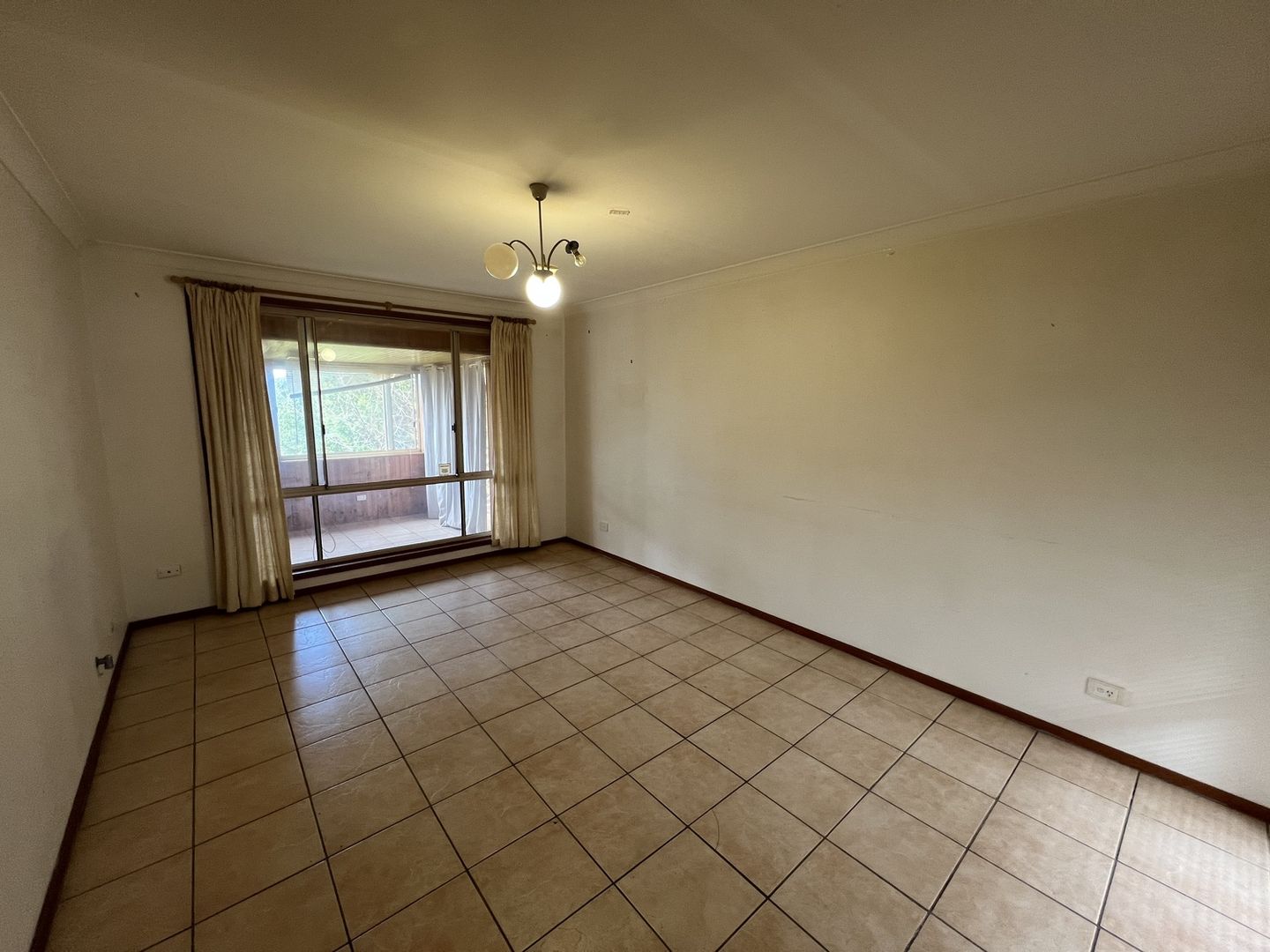 21 Archibald Crescent, Rosemeadow NSW 2560 House For Rent Domain