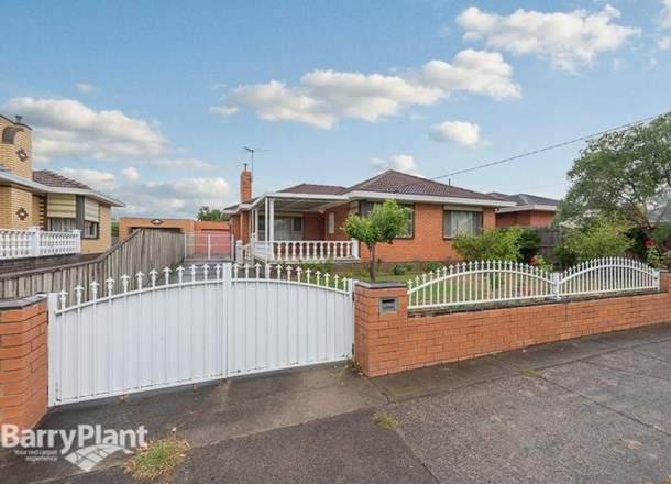 32 Hillcrest Grove, Springvale VIC 3171