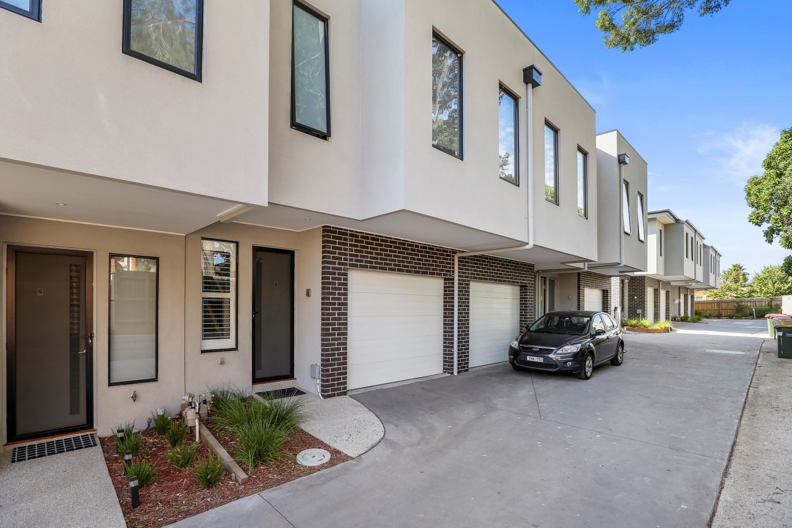 6/66 Outlook Drive, Dandenong North VIC 3175 Townhouse For Rent