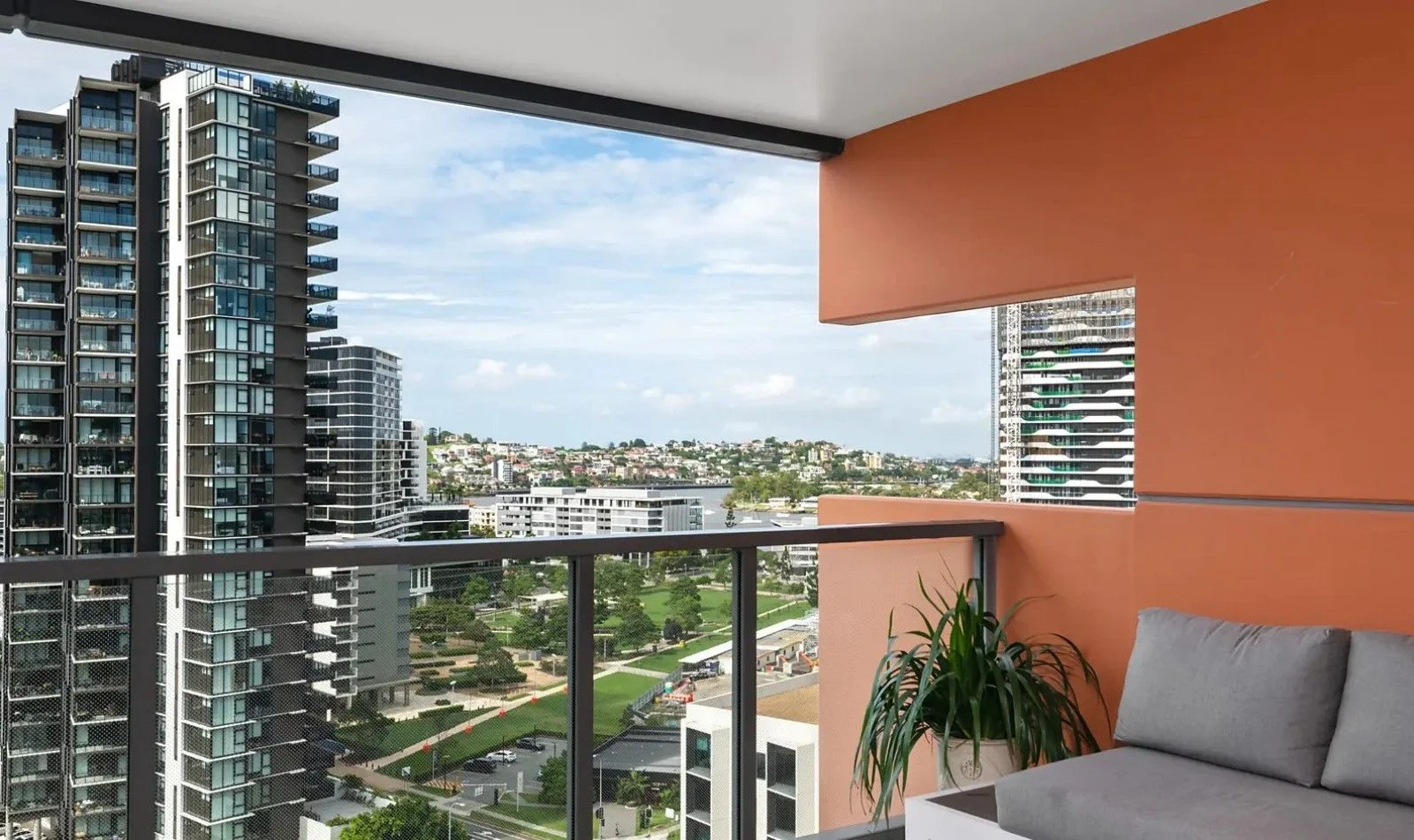 Additional image 2 of ID:21172623/70 Longland Street, Newstead QLD 4006