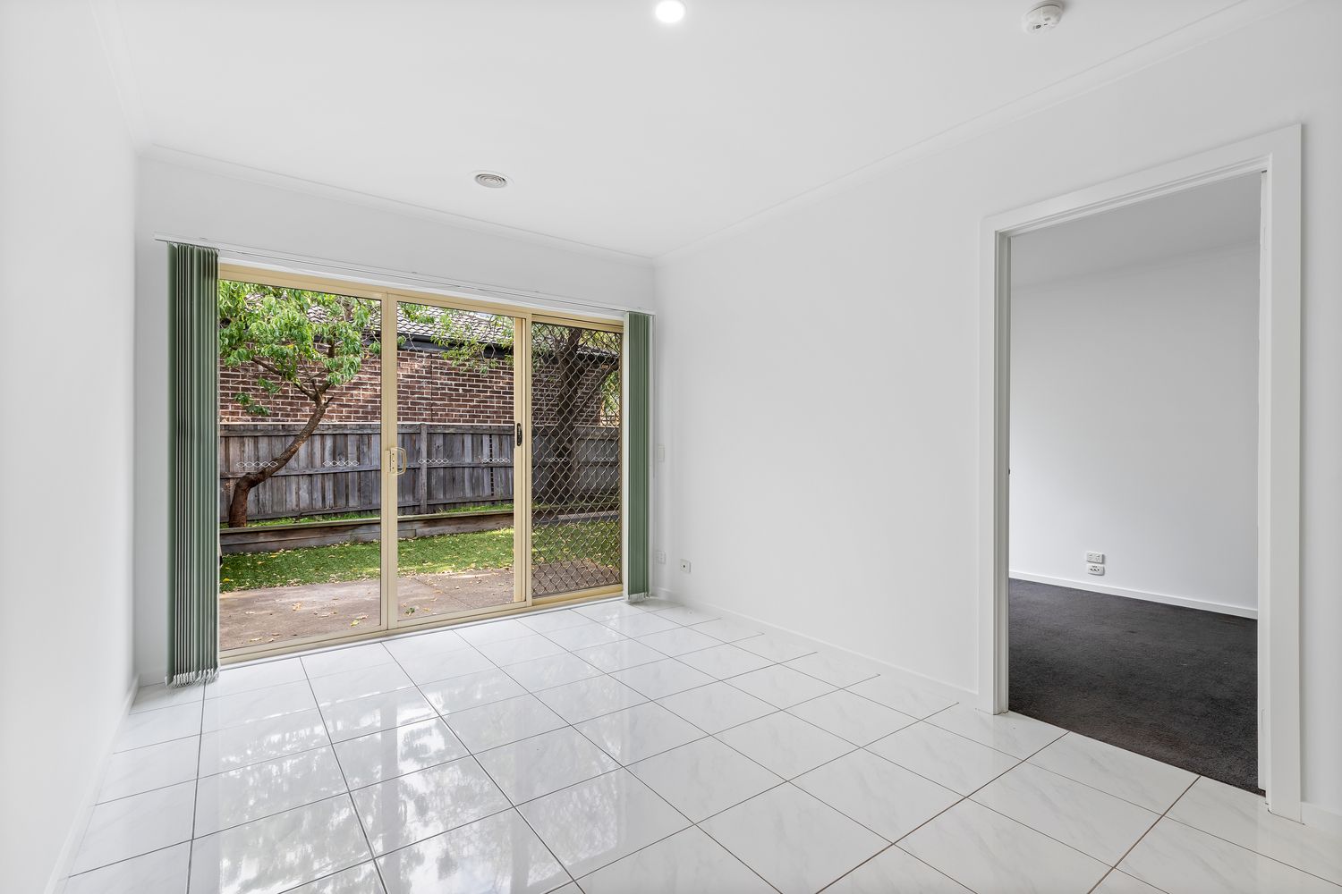 4/14-16 Buckingham Street, Sydenham VIC 3037, Image 2