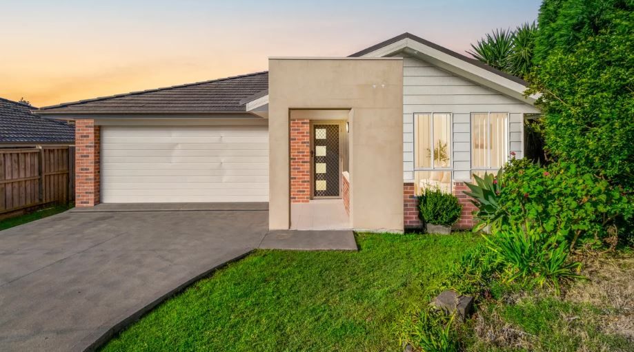 4 bedrooms House in 30 Finch Cres ABERGLASSLYN NSW, 2320