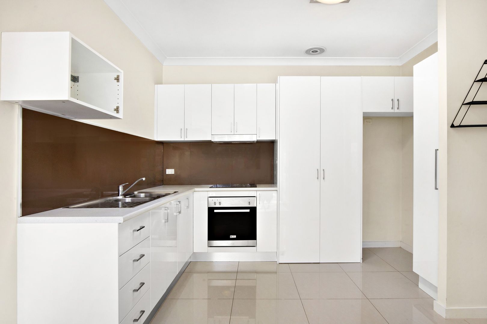 9/16-20 Jones Place, Corrimal NSW 2518, Image 2