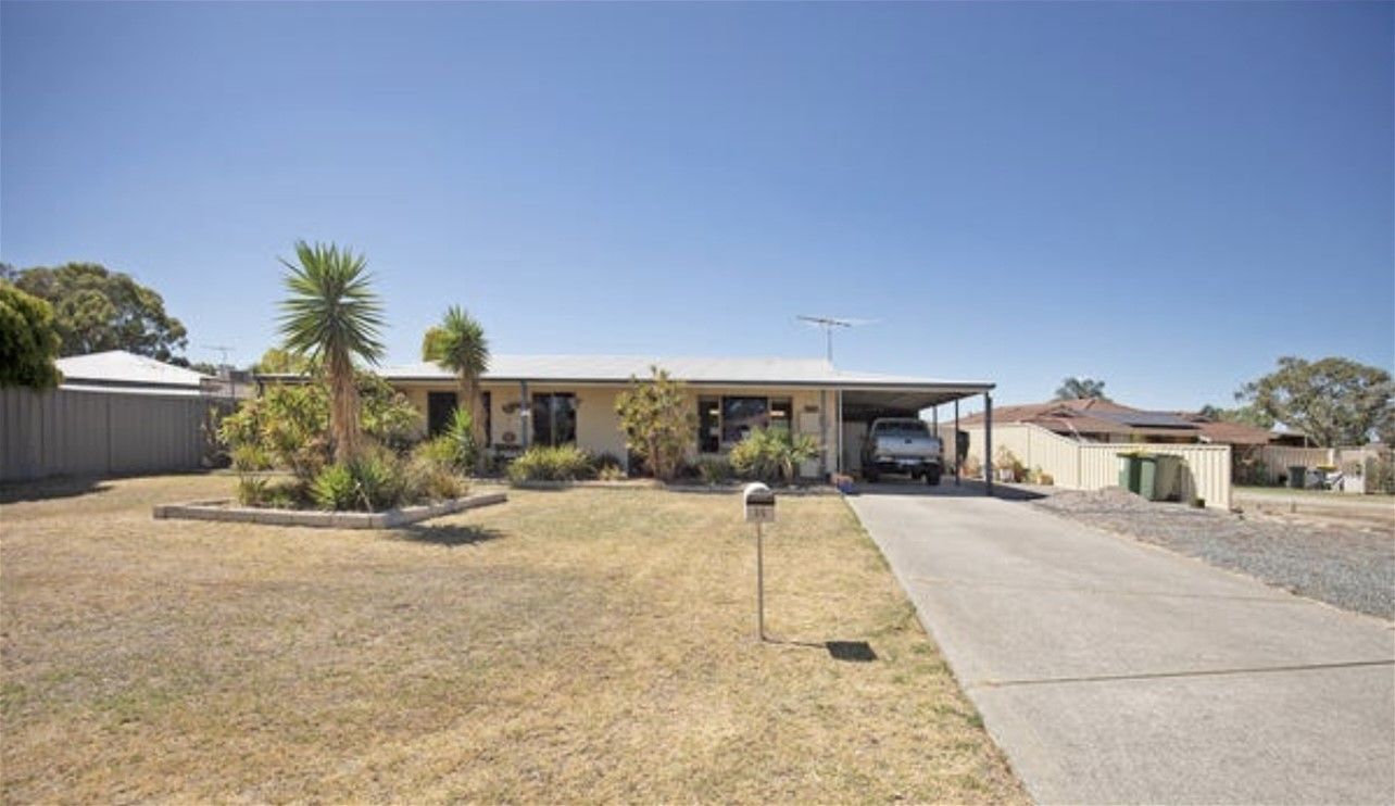 3 bedrooms House in 14 Scrubbird Court GREENFIELDS WA, 6210