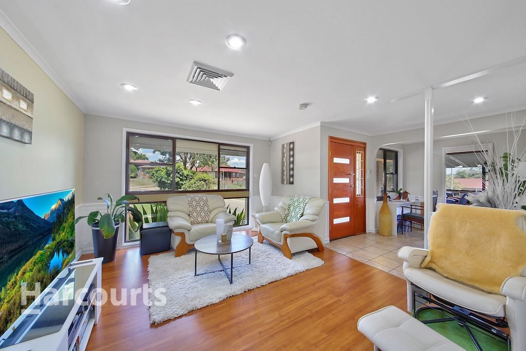 25 Dunkeld Place, St Andrews NSW 2566, Image 2