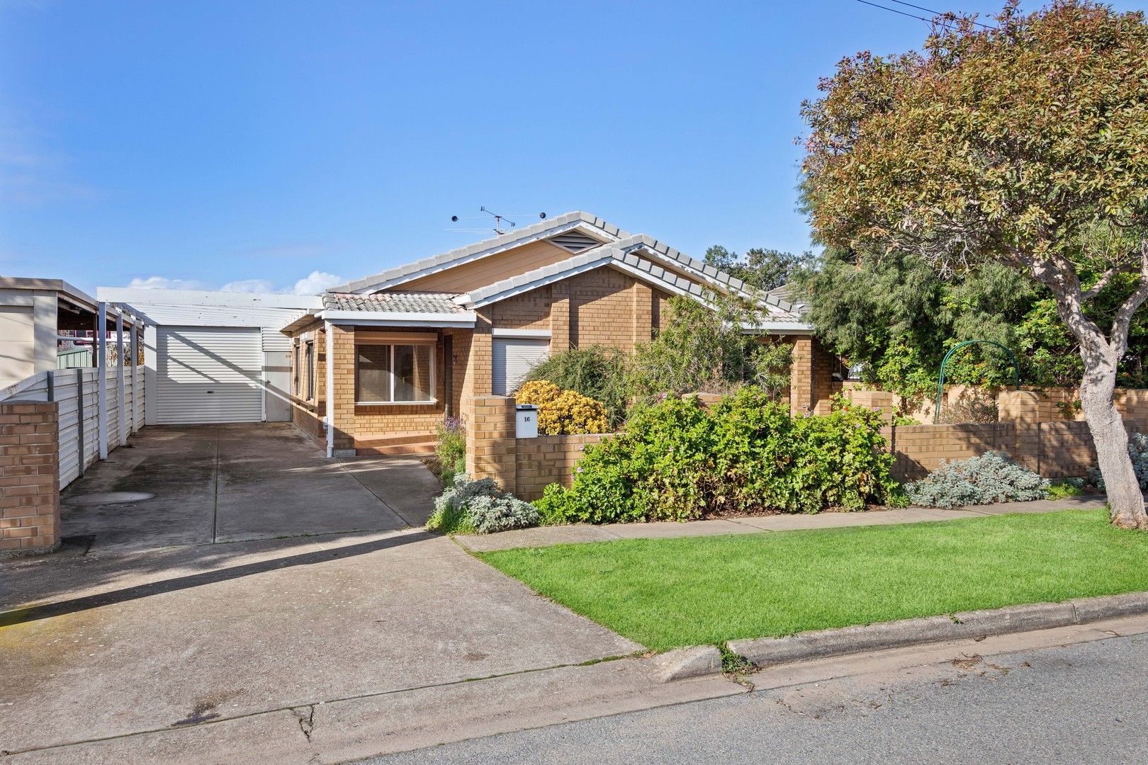 2 bedrooms House in 16 Hazel Terrace HENLEY BEACH SOUTH SA, 5022