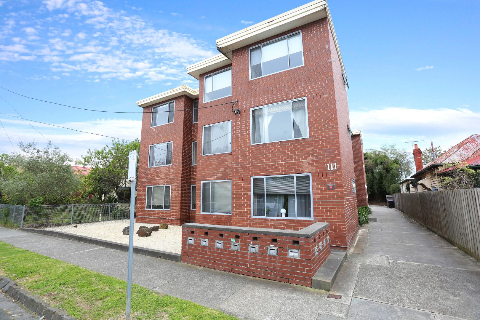 3/111 Miller Street, Fitzroy North Property History & Address