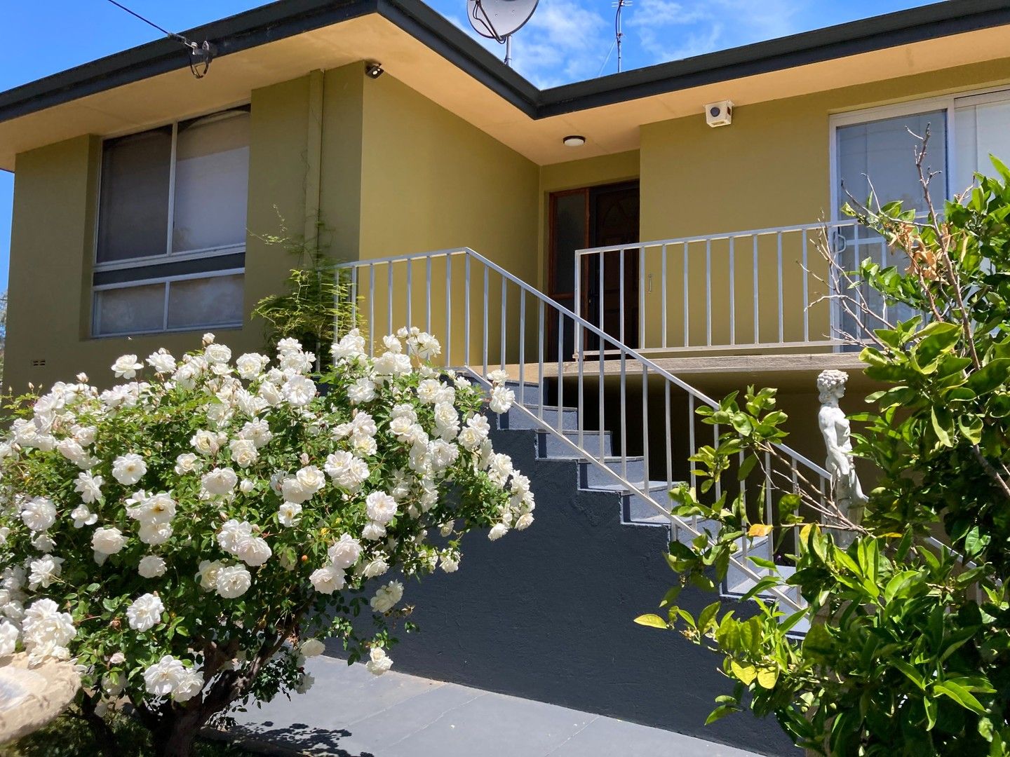 4 bedrooms House in 22 Charterhouse Close EAST BUNBURY WA, 6230