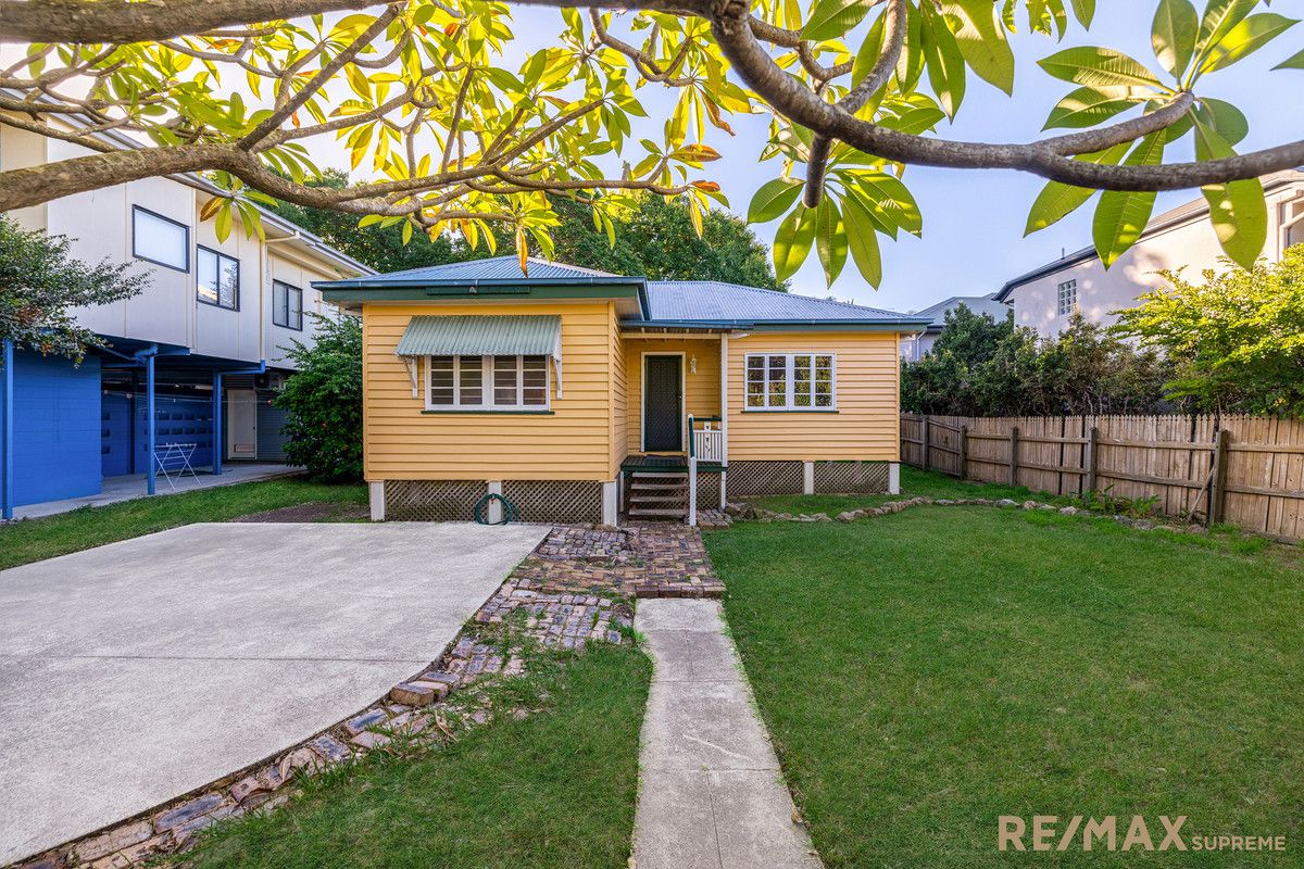 254 Sir Fred Schonell Drive, St Lucia QLD 4067 House For Rent 800