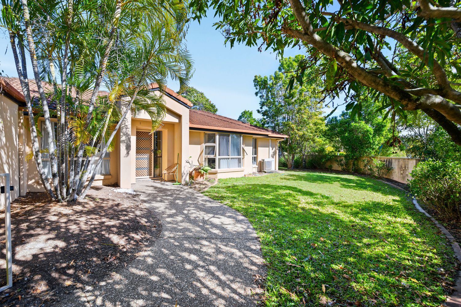 2 Trentham Court, Arundel QLD 4214, Image 0