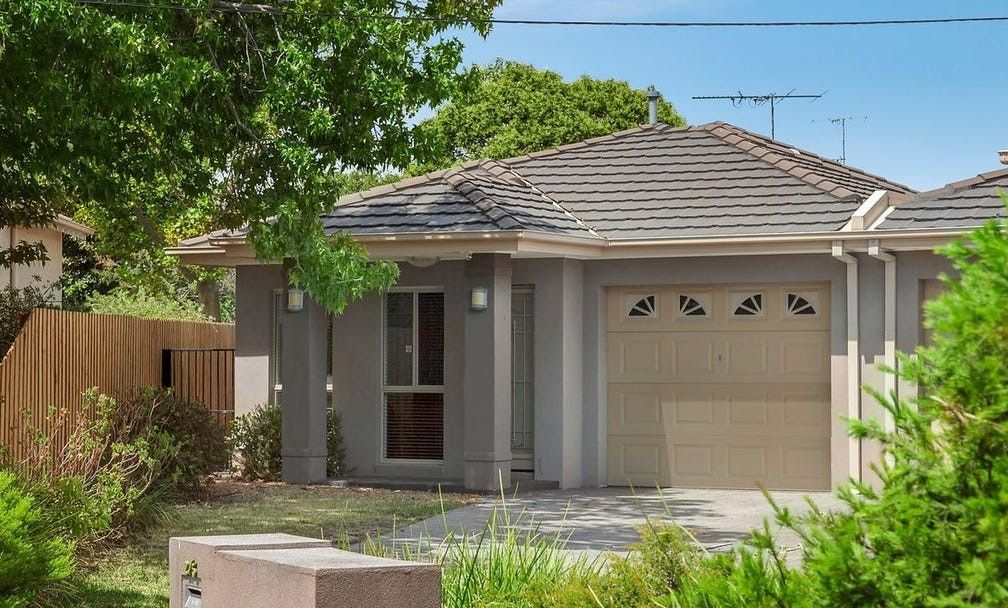 4 bedrooms Apartment / Unit / Flat in 1/5 Wippa Court ASHWOOD VIC, 3147