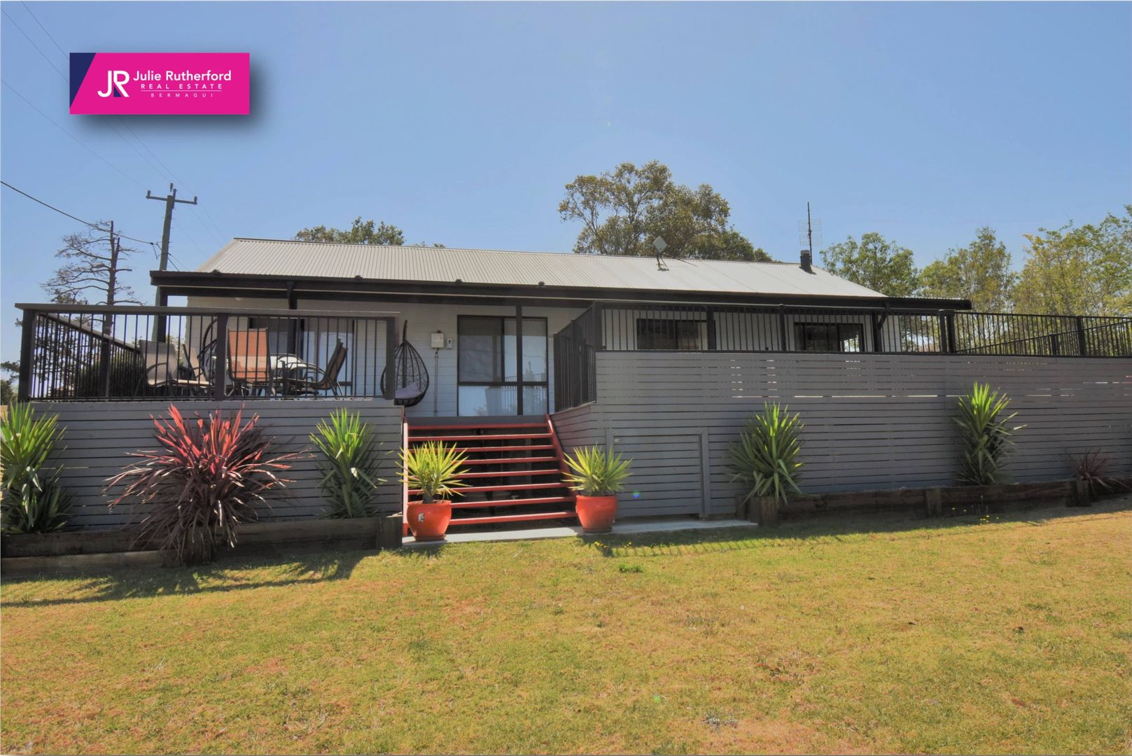 13 Hoyer Street, Cobargo NSW 2550