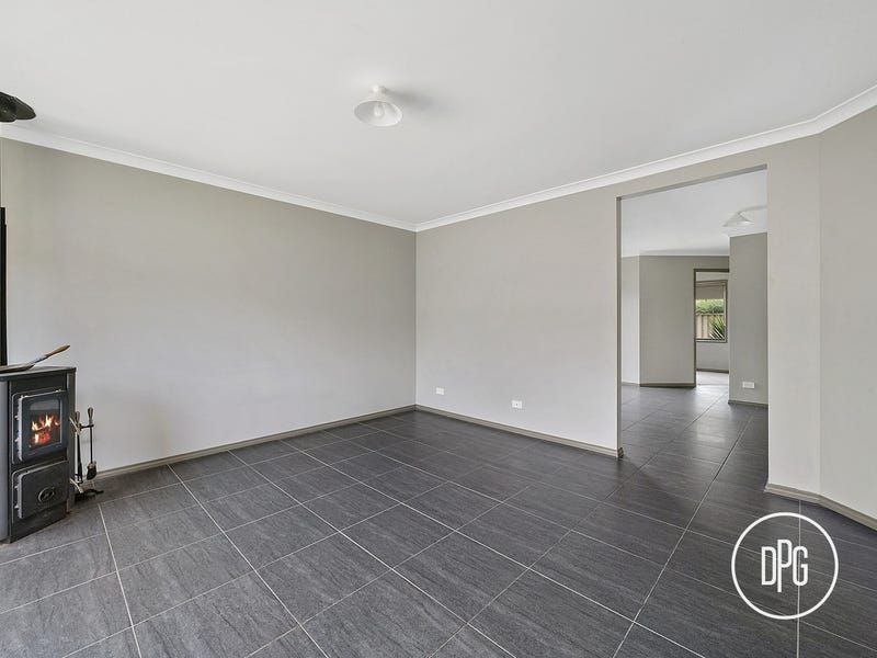 2/3 Amy Court, Mansfield VIC 3722, Image 1