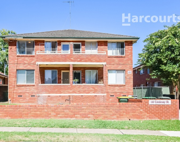6/180 Lindesay Street, Campbelltown NSW 2560