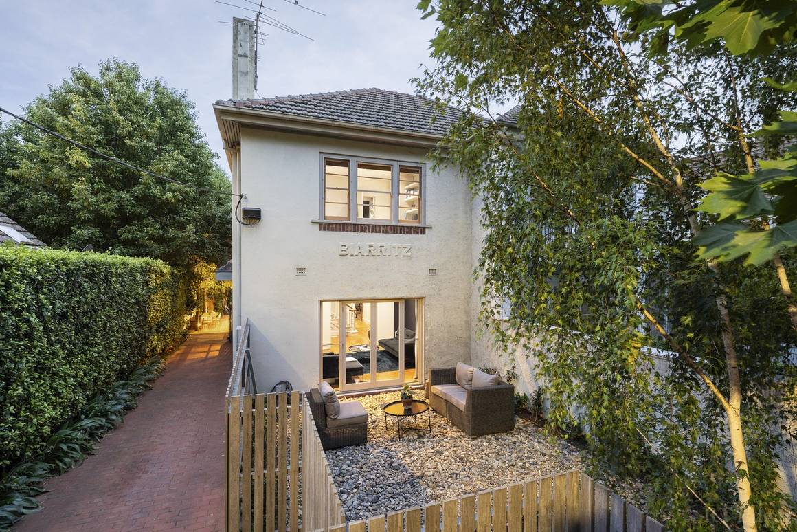 Picture of 34A Linlithgow Road, TOORAK VIC 3142