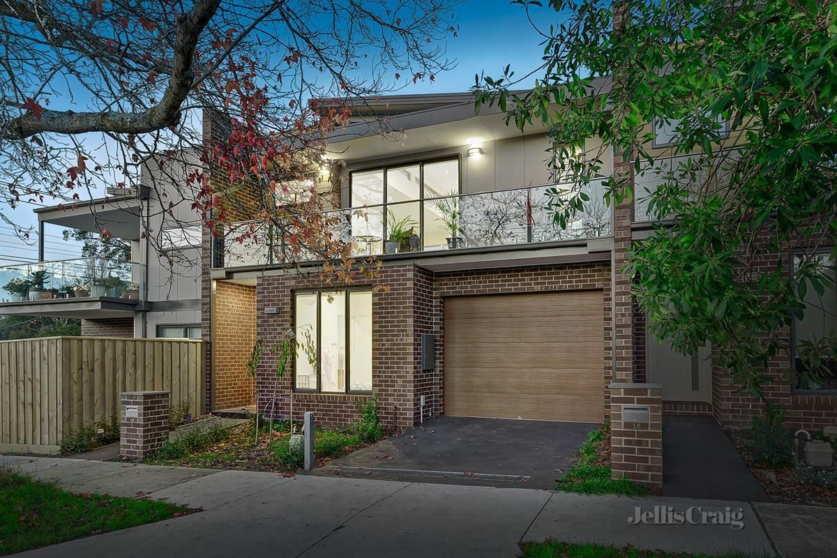 2 bedrooms Townhouse in 18 Montgomery Street RINGWOOD VIC, 3134
