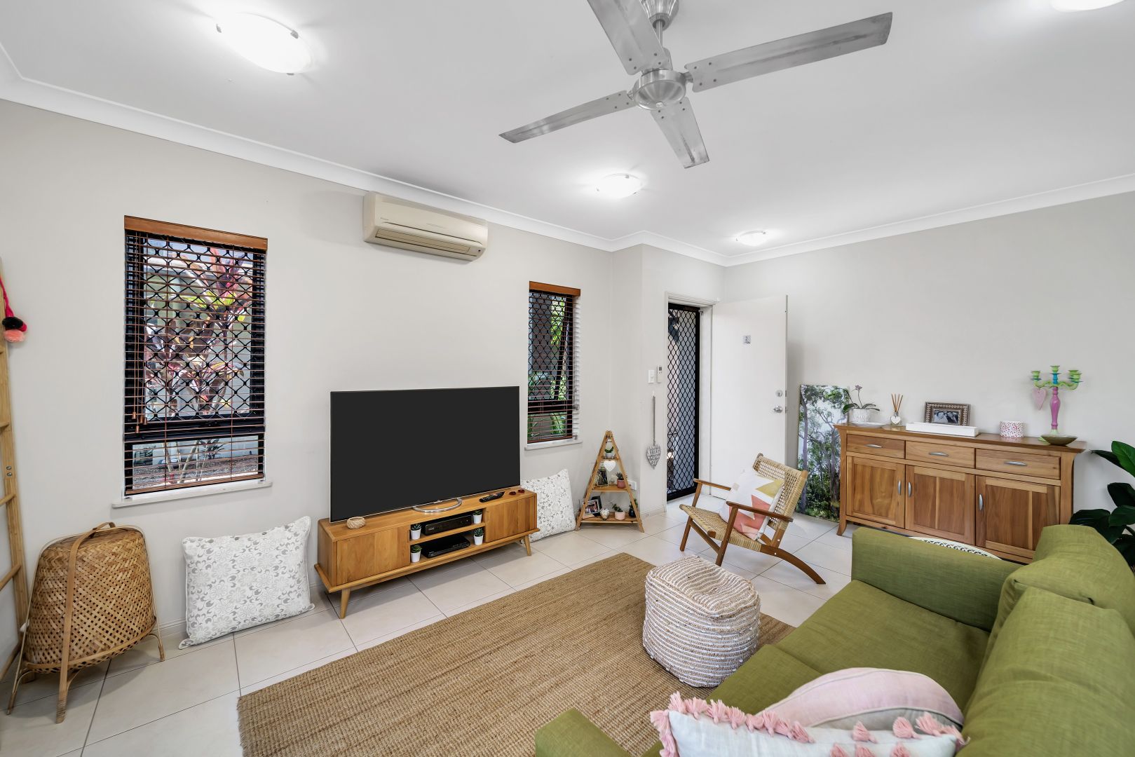 2/1 Robson Street, Mooroobool QLD 4870, Image 2