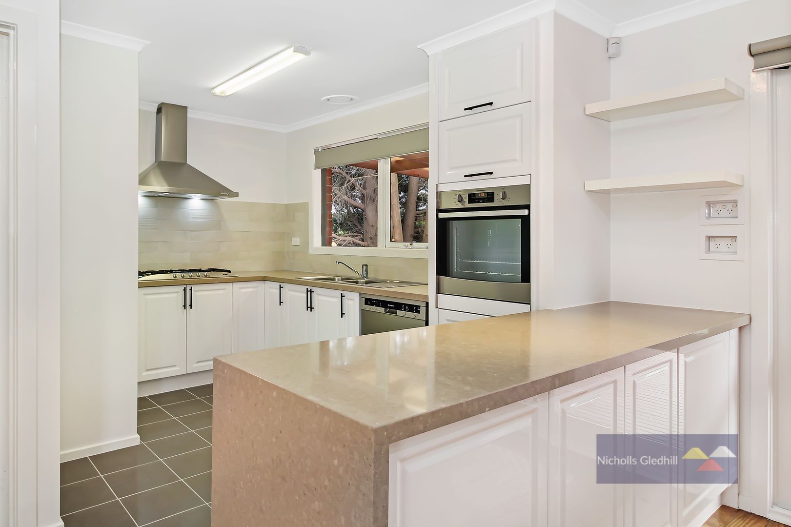 1 Nevis Court, Endeavour Hills VIC 3802, Image 1