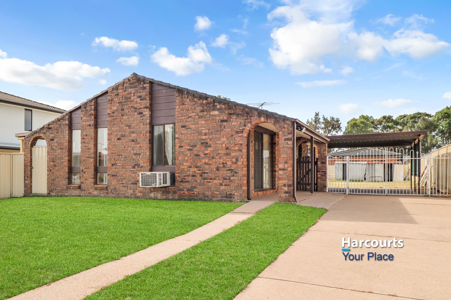 3 bedrooms House in 43 Madison Circuit ST CLAIR NSW, 2759