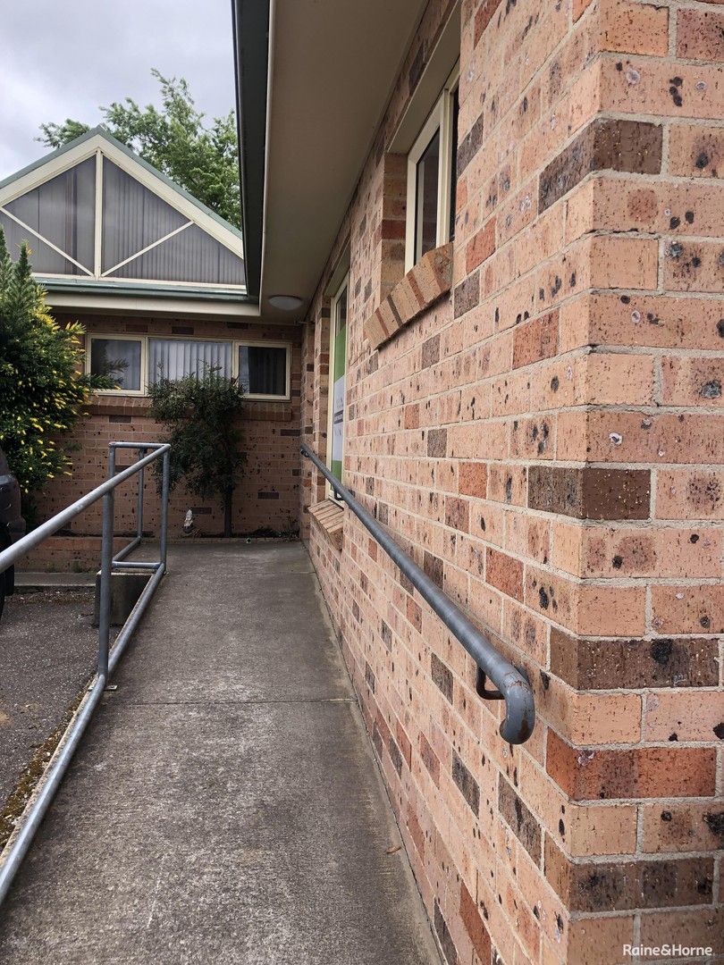 2/5 Fenwick Crescent, Goulburn NSW 2580 Apartment For Rent 250