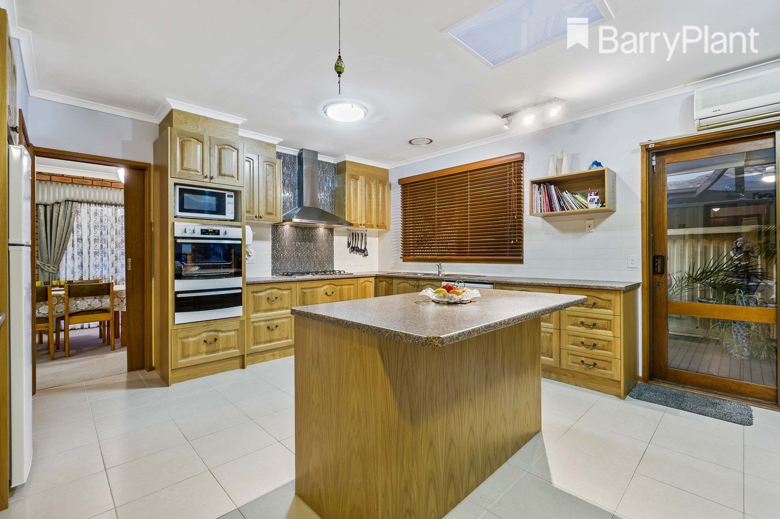 13 Lamb Grove, Hoppers Crossing VIC 3029, Image 2