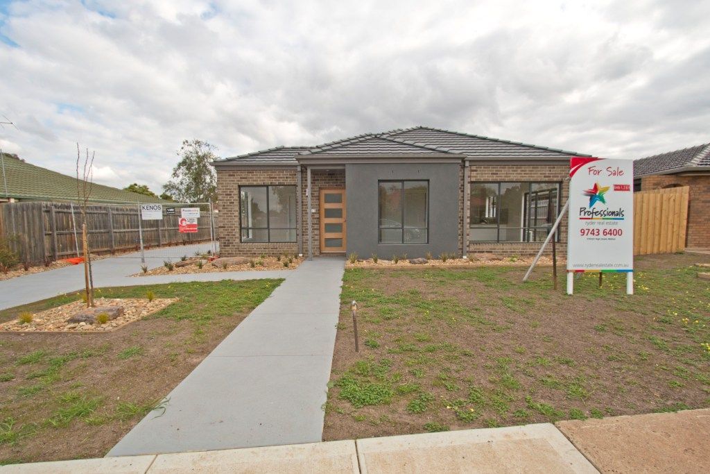 1,2,4/62 James Cook Drive, Melton West VIC 3337, Image 0