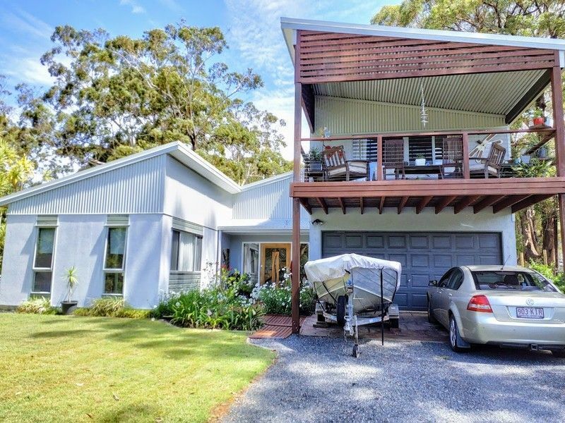 3 bedrooms House in 98 Channel St RUSSELL ISLAND QLD, 4184