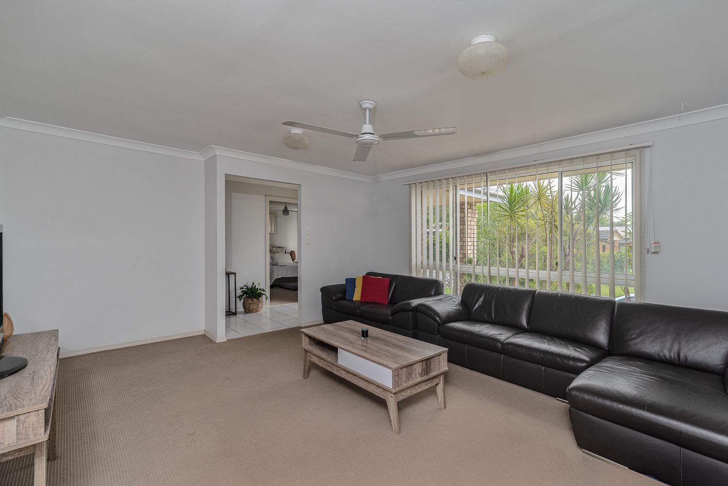 4 Yarraglen Place, Parkwood QLD 4214, Image 2