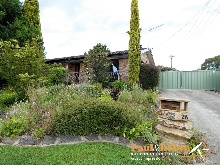 3 bedrooms House in 28 Muntz Street CHISHOLM ACT, 2905