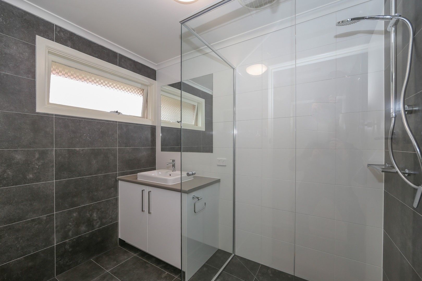 2 bedrooms Apartment / Unit / Flat in 2/10 Payne Street SURREY HILLS VIC, 3127